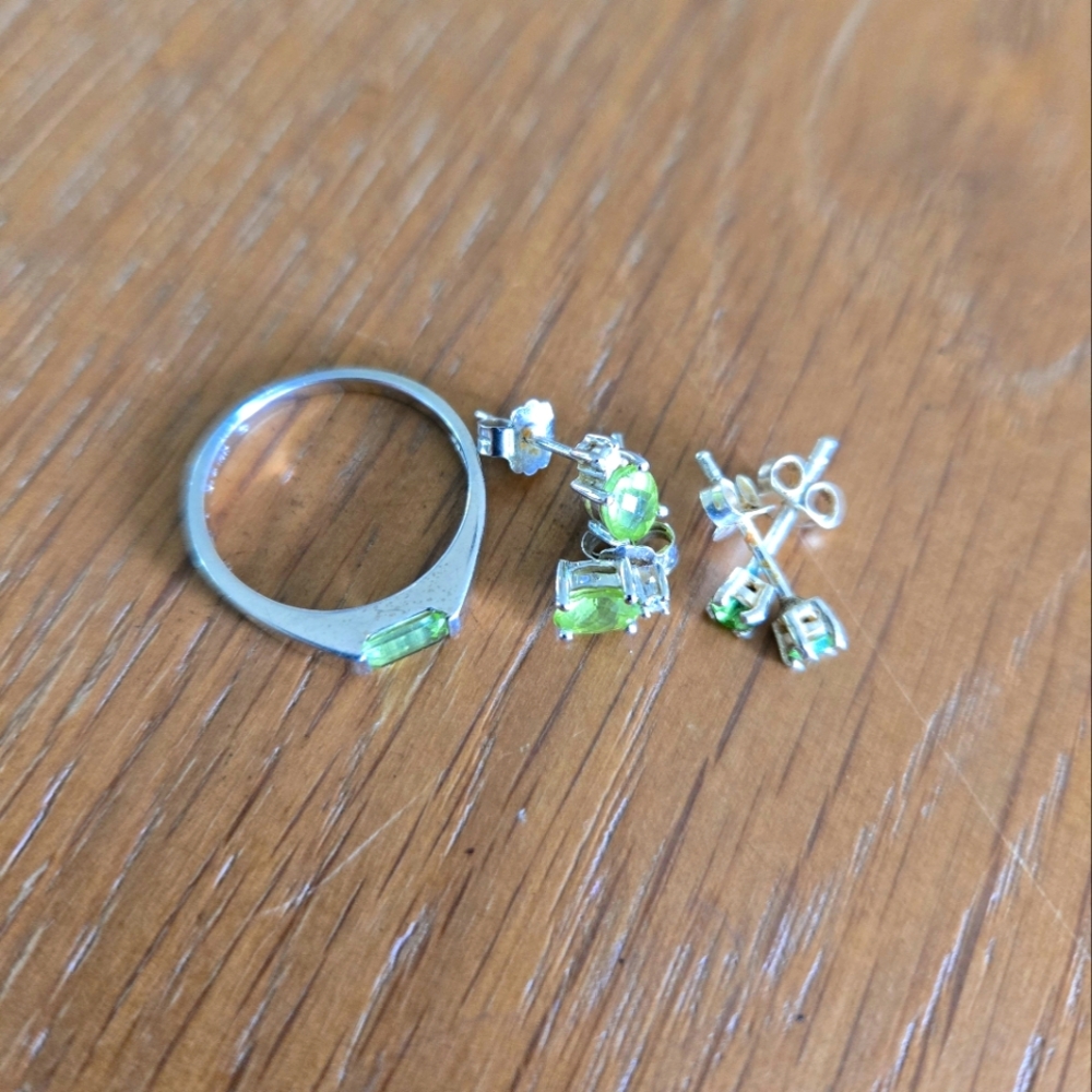 Peridot jewelry